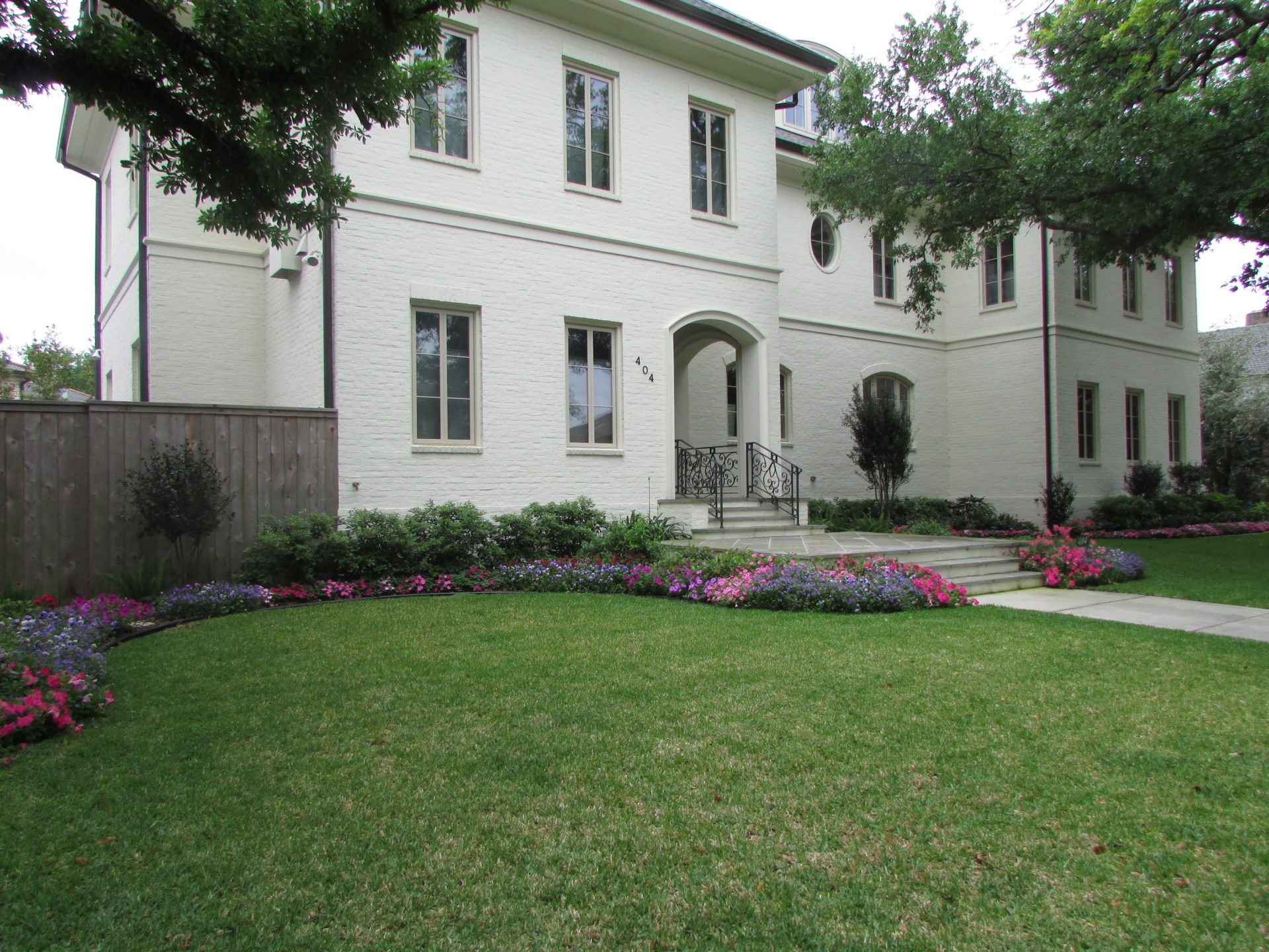 uptown new orleans front yard