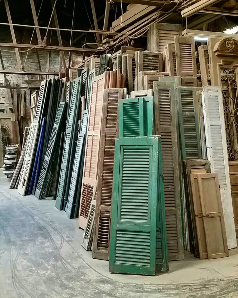 bank-antiques_new-orleans-antique-shutters